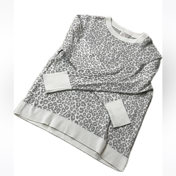 A New Day Medium Leopard Print Crew Neck - Picture 5 of 6